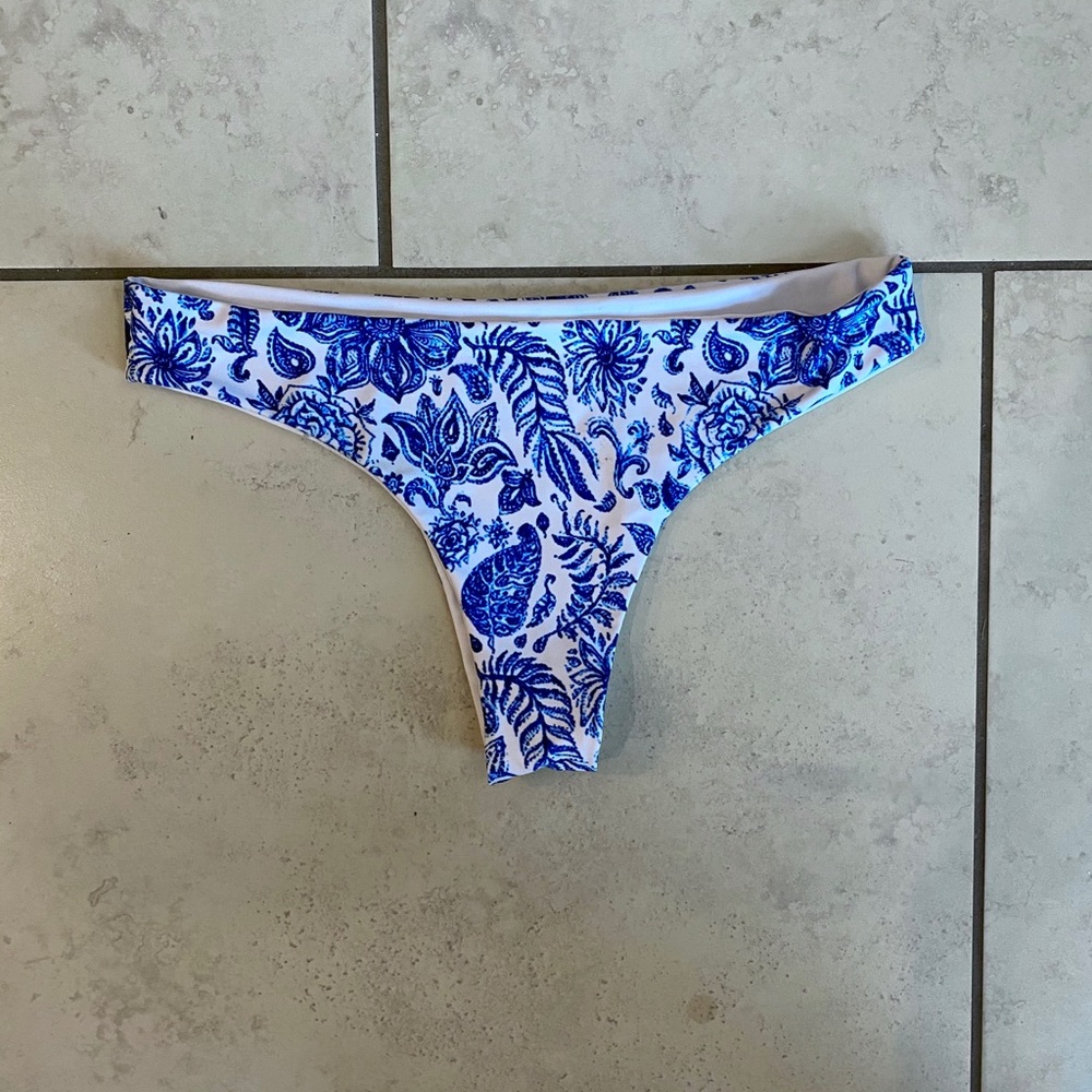 Blue and white patterned bikini bottoms